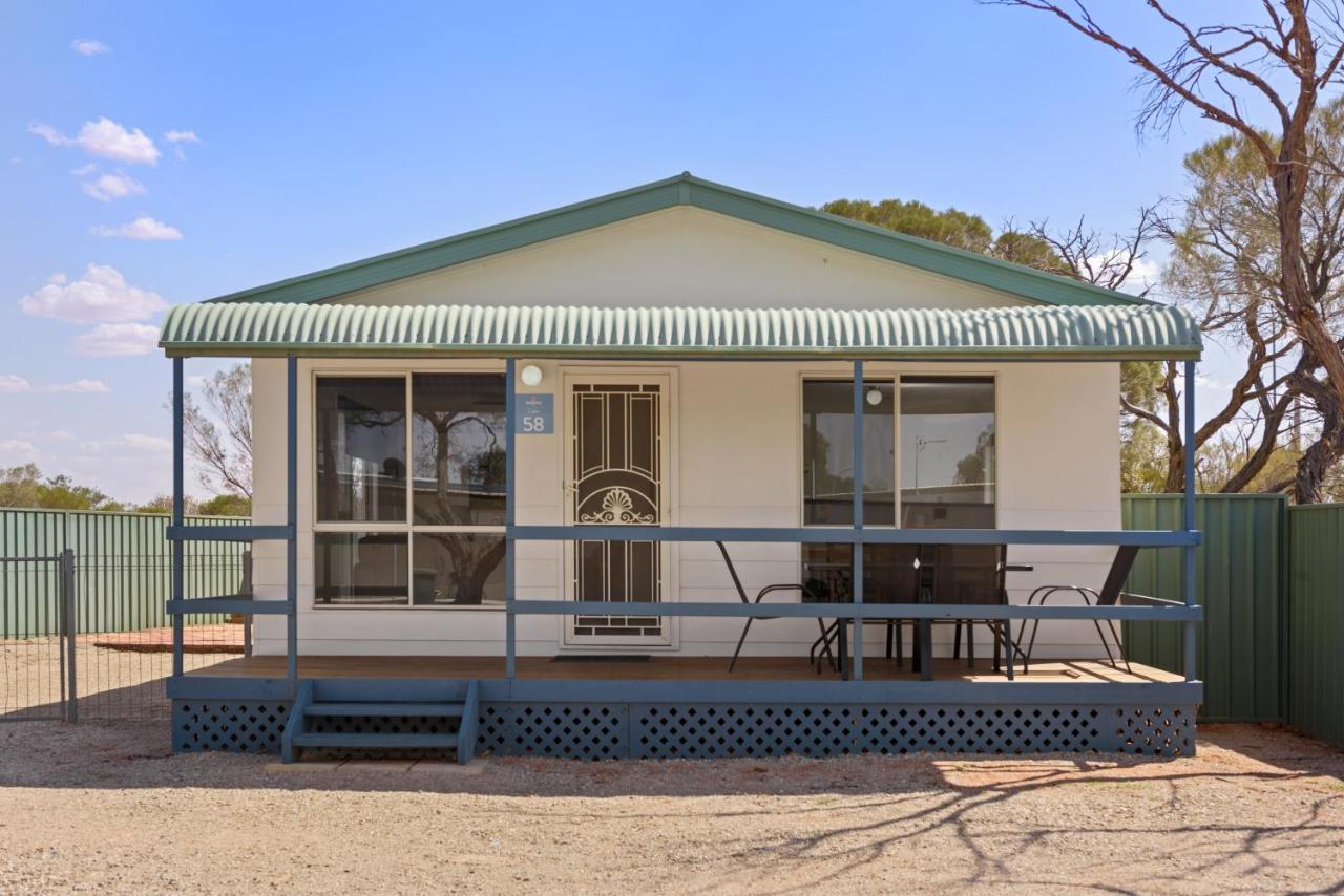 洛克斯比唐斯探索公园假日公园 Roxby Downs 客房 照片